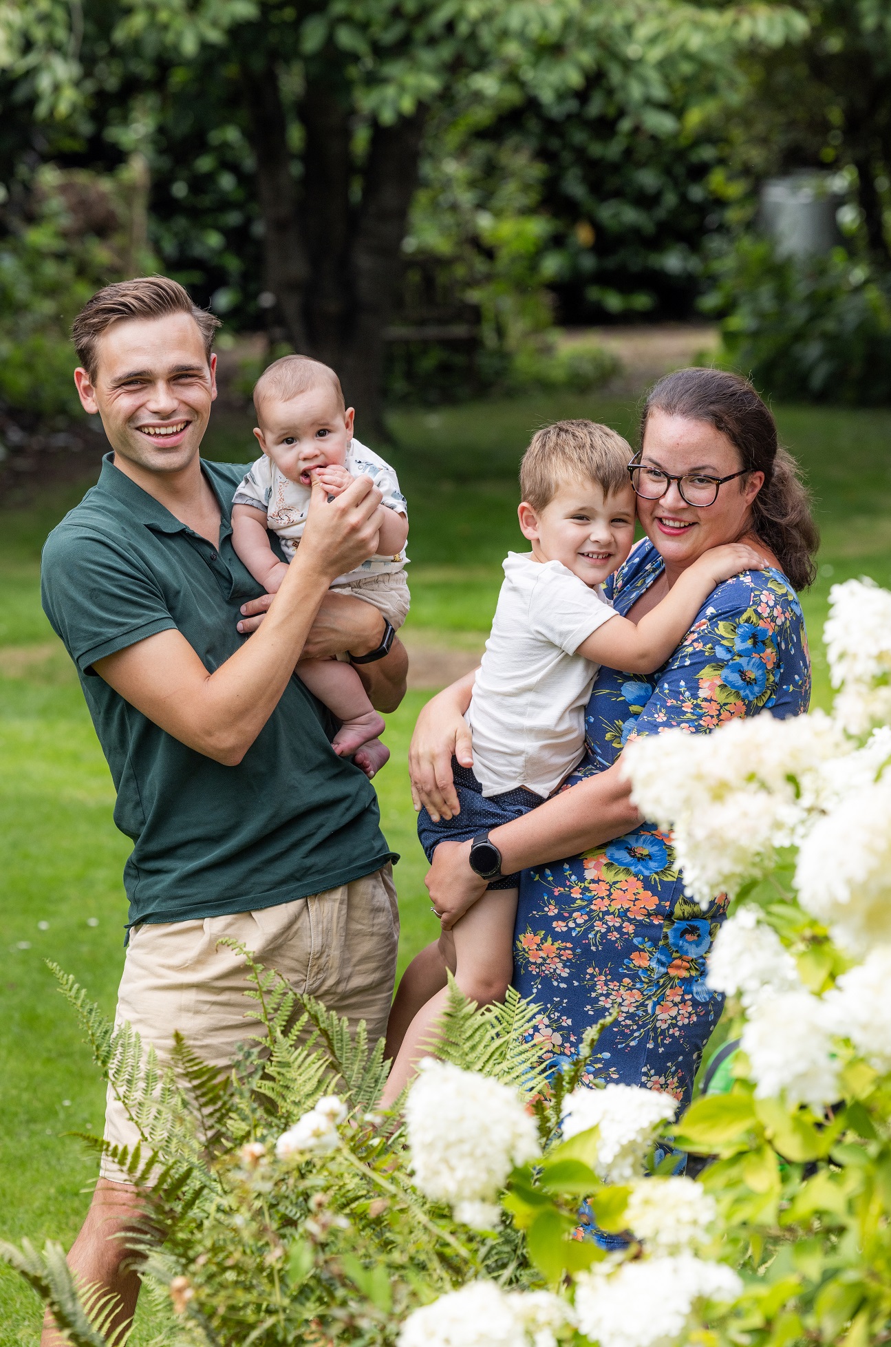 Anke en Vincent met hun twee zoontjes